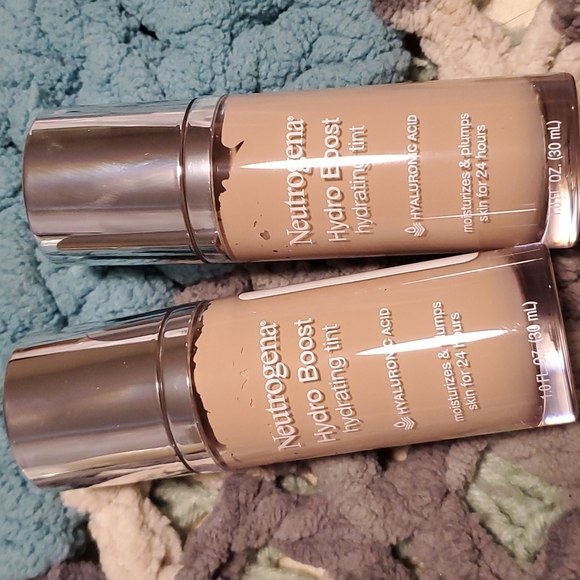 Neutrogena Hydro Boost Hydrating Tint for Dry Skin Natural Beige 60 2 Bottles - Picture 2 of 3